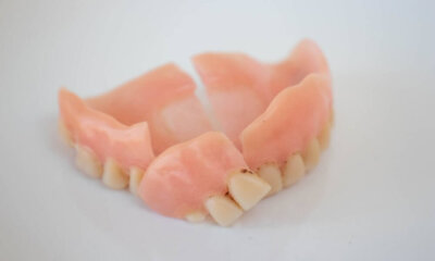 Denture Broken In Pieces Top Dentures Front Teeth Broken Off